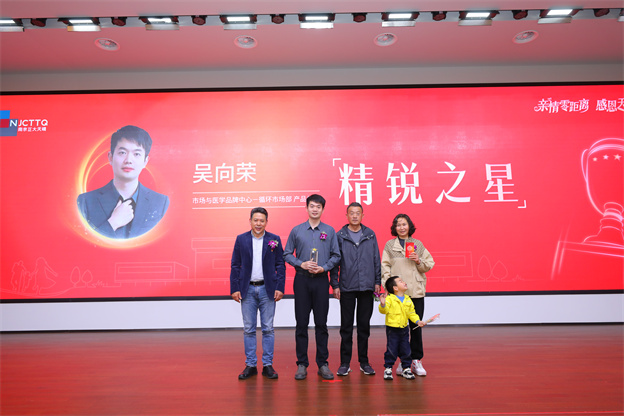 1681345295110552F40A.jpg 8L8A9783.jpg