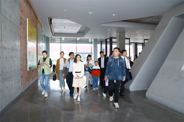 16813453968256507C43.jpg 11.jpg