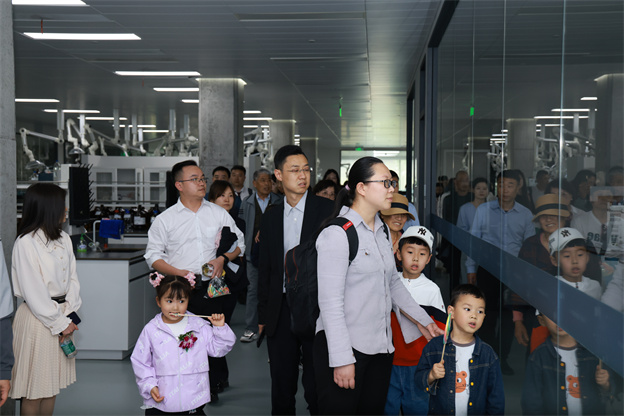 16813454032956719A89.jpg 12.jpg